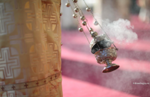 De ce se cădește la cântarea „Să se îndrepteze”? „Doxologia.ro”