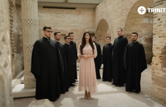 Psalmul 135 interpretat de către Maria Coman și membri corului Tronos – „Trinitastv.ro”