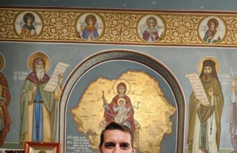 Grup de pelerini din Argeș împreună cu Prințul NICOLAE al României la Biserica Ortodoxa Romana Ierusalim – „facebook.com”