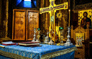 Ce simbolizează Sfântul Altar?