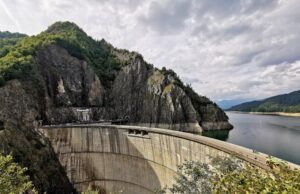 Dezastru în sistemele de apărare împotriva inundațiilor: baraje în paragină și echipamente vechi de 100 de ani – „hotnews.ro”