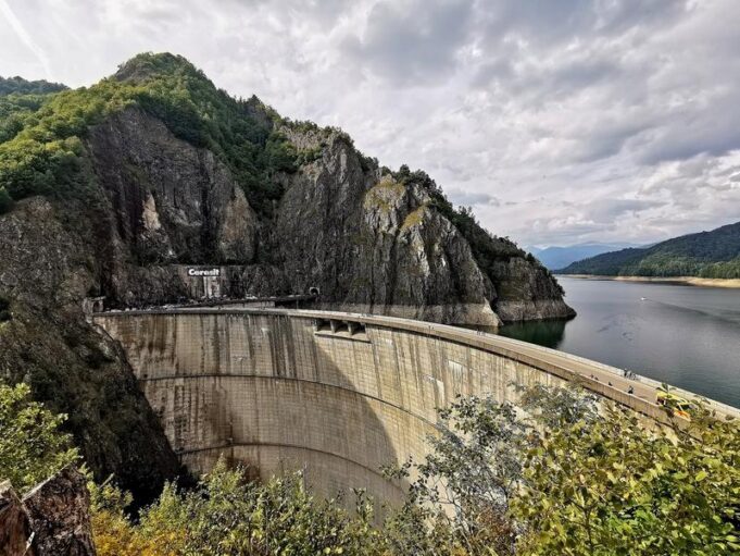 Dezastru în sistemele de apărare împotriva inundațiilor: baraje în paragină și echipamente vechi de 100 de ani – „hotnews.ro”