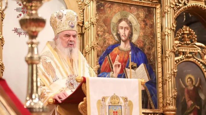 Patriarhul Daniel: Crăciunul este o sărbătoare a iubirii smerite și milostive a lui Dumnezeu