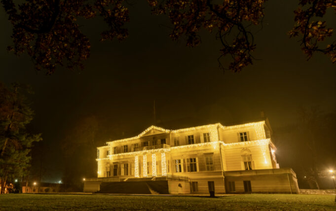 Casa Regală: Târg de Crăciun la Săvârșin