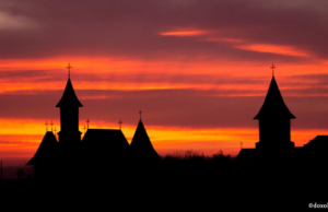 Slavă Ţie, Celui ce ne-ai arătat lumina (Cântare Ortodoxă)