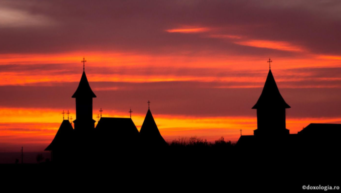 Slavă Ţie, Celui ce ne-ai arătat lumina (Cântare Ortodoxă)