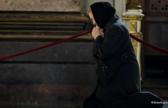 Când se/nu se îngenunchează în Biserică