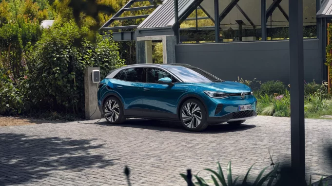 Volkswagen a vândut în Germania mai multe vehicule electrice decât Tesla, în 2023