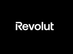 Revolut receives UK banking licence logo revolut fundal negru