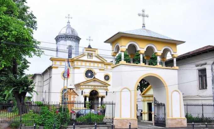 13-15 Septembrie: Sărbătoarea hramului de toamnă al Bisericii ”Sfintei Cruci și a Sfântului Vasile cel Mare”