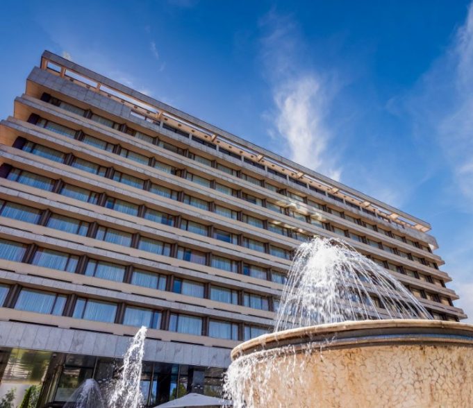 ”Aro Palace” semnează acordul de franciză pentru primul hotel ”Hyatt” din România hotel aro palace brasov