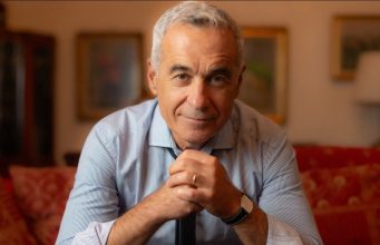 Actualizare știre: Călin Georgescu, primele declarații după închiderea urnelor: ”…poporul român a ales să nu mai stea îngenuncheat, să nu mai fie invadat, să nu mai fie apăsat, să nu mai fie umilit…” calin georgescu, cg