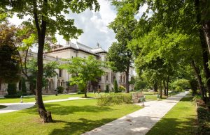 1 Noiembrie: Decret semnat de Președintele României – trecere în rezervă palatul cotroceni