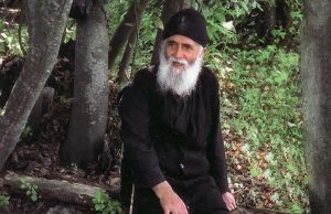 ”Din Farasa spre Cer” – serialul despre viața Sfântului Paisie Aghioritul ajunge în România paisie aghioritul