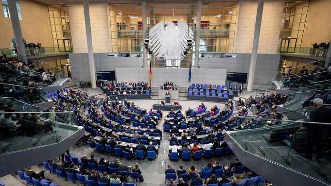 Chancellor Olaf Scholz loses confidence vote, trigerring early elections bundesregierung