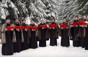 Corul DIACONIA – ”Lumina lui Hristos luminează tuturor” (Colind) Corul Diaconia - Colindul „Lumina lui Hristos luminează tuturor”