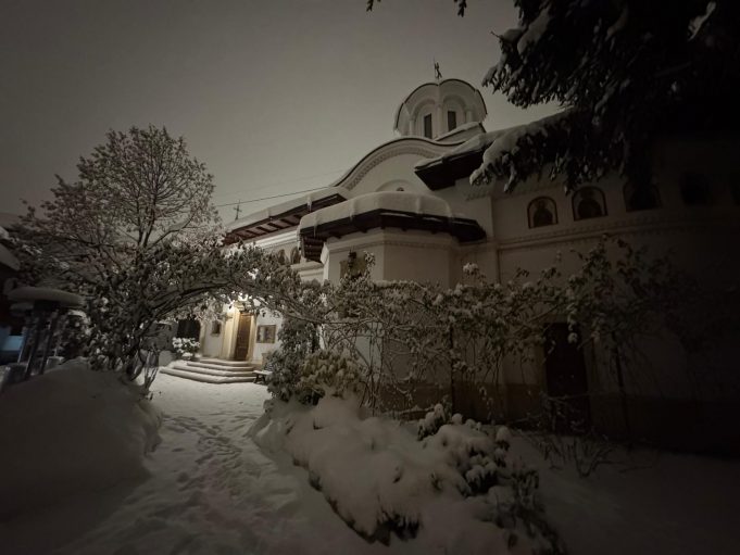 Programul liturgic din perioada 27 februarie – 09 martie 2025 la Schitul Darvari schitul darvari la prima ninsoare din 2025