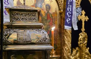 Sâmbătă, 19 aprilie 2025 – Aducerea Sfintei Lumini de la Ierusalim candela, sfanta lumina