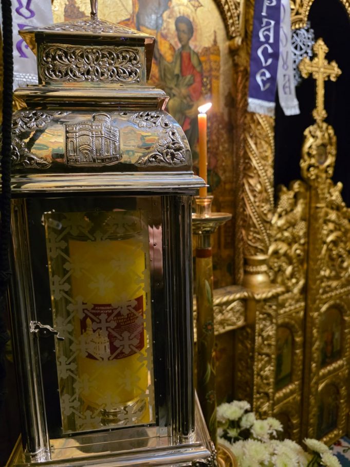 Sâmbătă, 19 aprilie 2025 – Aducerea Sfintei Lumini de la Ierusalim candela, sfanta lumina