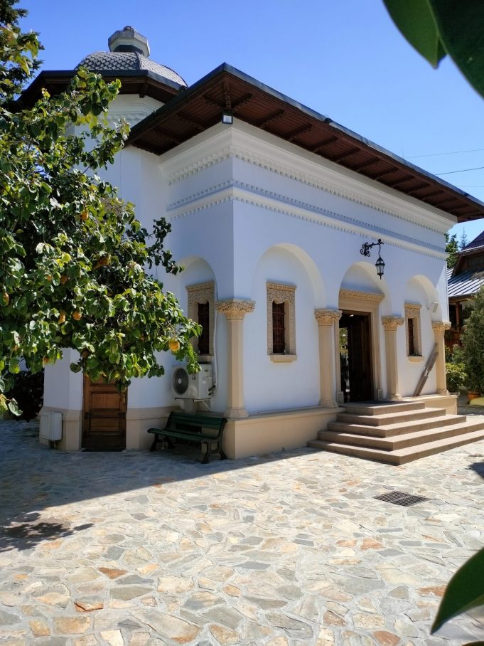 Soborul Sfinților 12 Apostoli – Praznic de cinstire și binecuvântare la Schitul Darvari