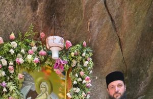 Rugăciune la Peștera Sf. Teodora: PS Teofil Trotușanul transmite lumină și speranță