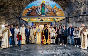 PS Teofil Trotușanul: ”Mântuire ai lucrat în mijlocul pământului, Dumnezeule” – Binecuvântare pentru tinerii ortodocși în adâncurile salinei
