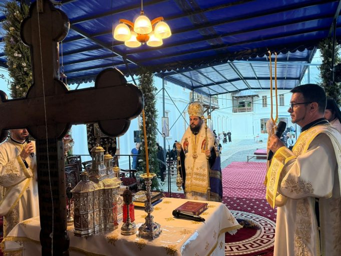 PS Teofil Trotușanul, în rugăciune la Tismana: Priveghere în cinstea Sfântului Cuvios Gherasim