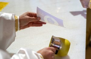 Târnosirea bisericii și sfințirea untdelemnului în Biserica Ortodoxă