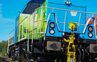 Premieră în transportul feroviar: prima locomotivă diesel de manevră transformată să funcționeze pe hidrogen