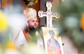 PS Teofil Trotușanul: ”Slava lui Dumnezeu va coborî și asupra poporului român”