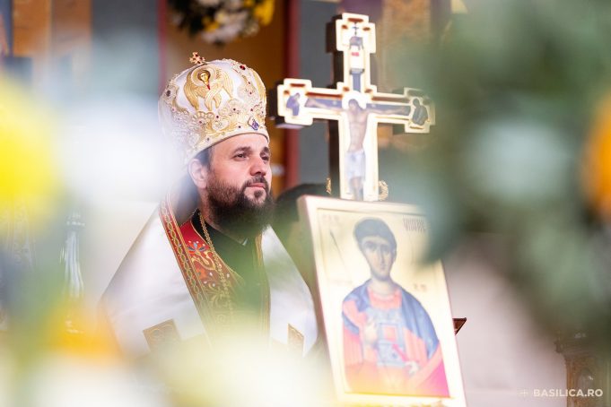 PS Teofil Trotușanul: ”Slava lui Dumnezeu va coborî și asupra poporului român”