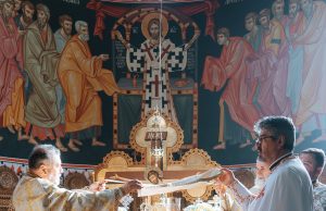 PS Părinte Teofil Trotușanul, în satul natal Goioasa: „Dumnezeu zâmbește acestei parohii, binecuvântând-o cu un nou preot slujitor”