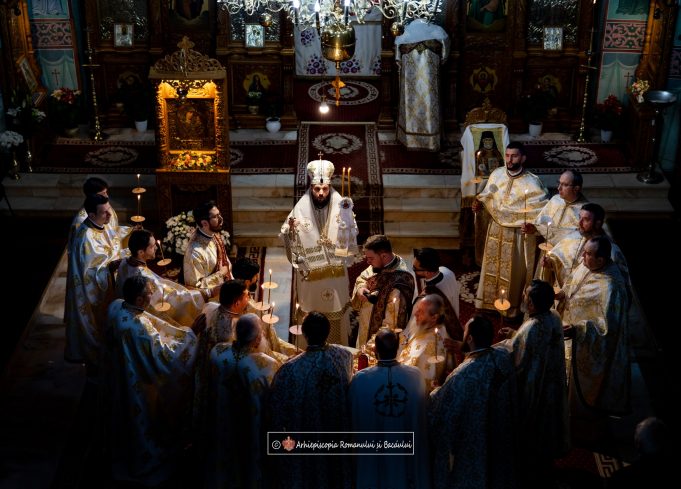 PS Teofil Trotușanul: ”Să Îl iubim pe Dumnezeu mai mult decât orice” – Slujire arhierească la Măgura Ocnei