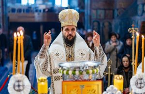 „Să primim harul și binecuvântarea Iordanului” – Ajunul Bobotezei, prăznuit la Roman, sub protia PS Teofil Trotușanul