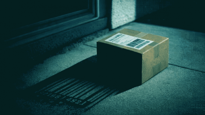 Coletele „fantomă” care ascund fraude: ce este înșelătoria „brushing”