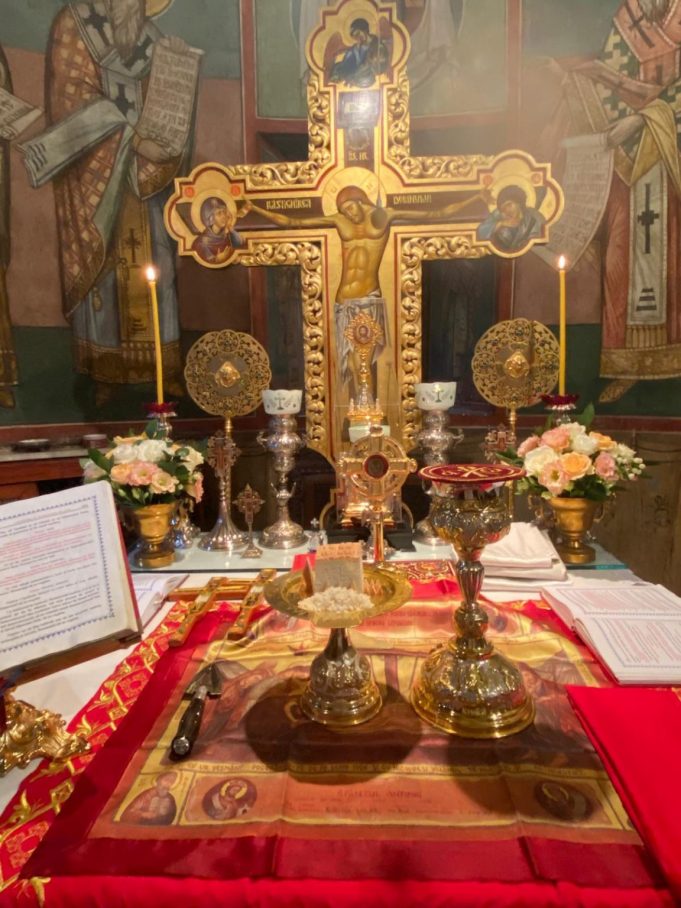 Mireasma cerului și tămâierea îngerilor: harul nevăzut în viața credincioșilor