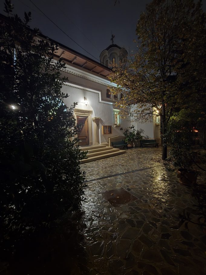 Sfântul Maslu la Schitul Darvari – tăcere, har și buna mireasmă a rugăciunii