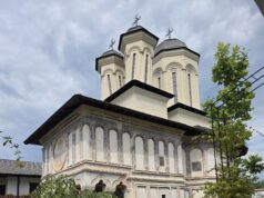 Mănăstirea Berislăvești – cetatea de rugăciune care veghează peste Valea Oltului manastirea berislavesti