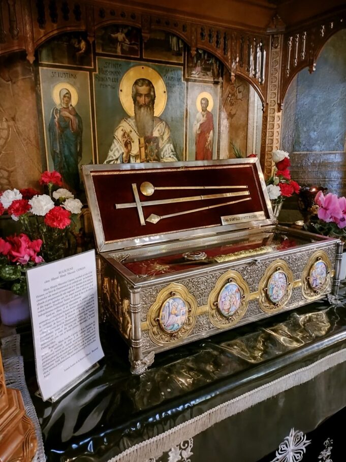 Sfinții Ciprian și Iustina, cinstiți la Biserica Zlătari din București. Programul liturgic din 1 și 2 octombrie 2026