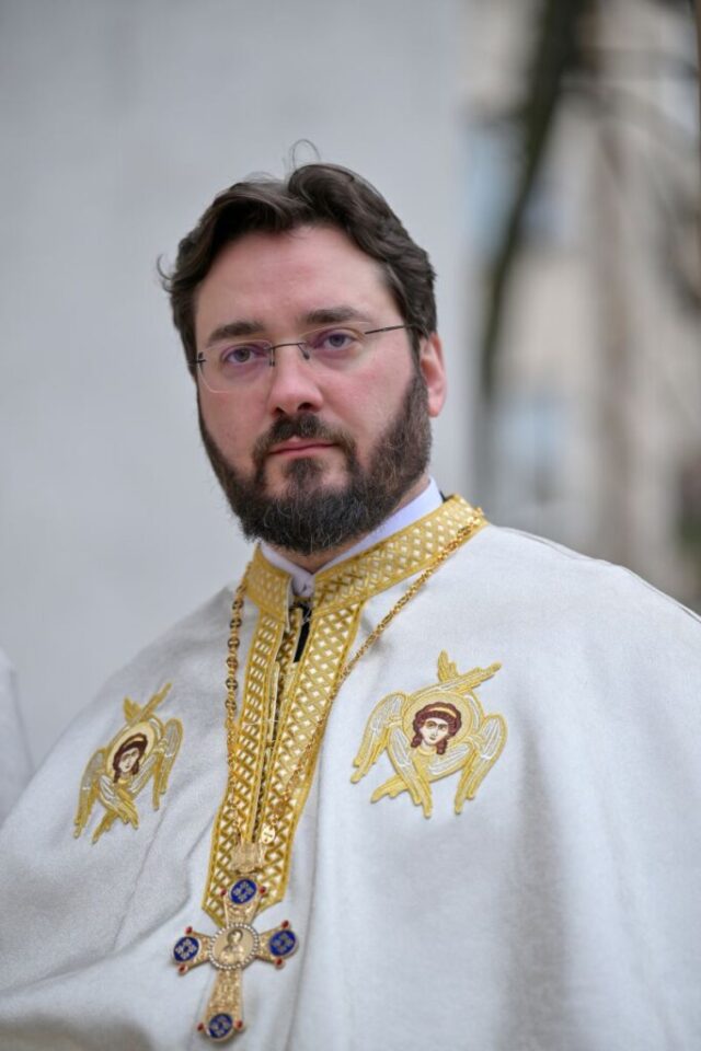 foto_basilica.ro_preot_paroh_stefan_sfarghie
