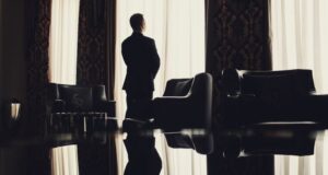 Marocul desemnează prima femeie premier, România se împotmolește în negocieri: aceleași mize electorale, reguli constituționale diferite